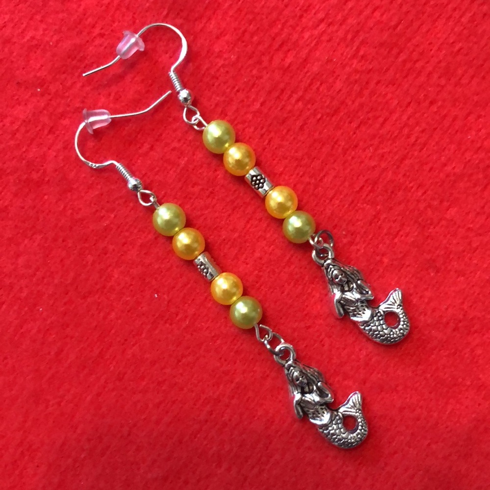 Mermaids 🧜‍♀️ “Shoulder Drop” Beaded Dangle Earrings. NWT, Handmade - Picture 2 of 7